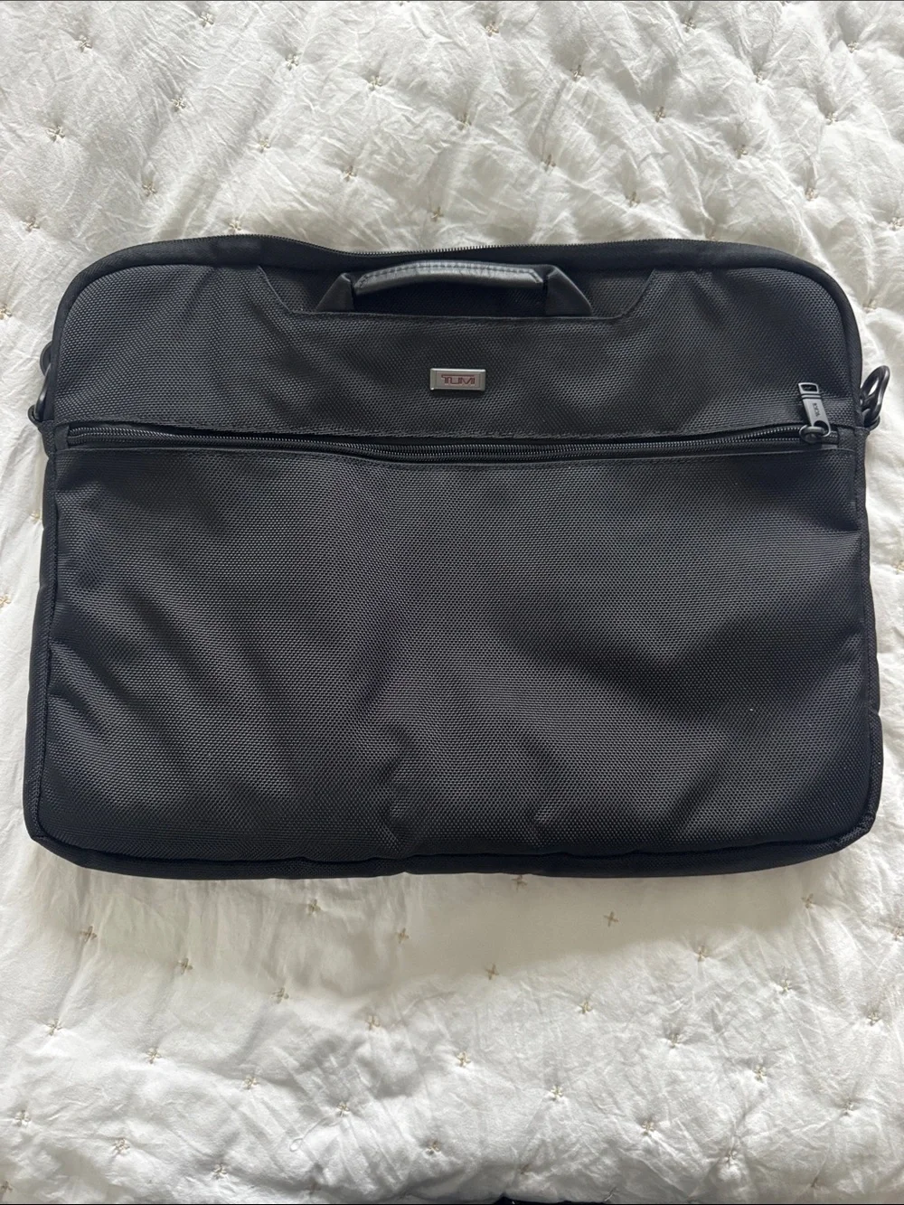 TUMI Black Laptop Briefcase - Sleek Professional Carrying Case